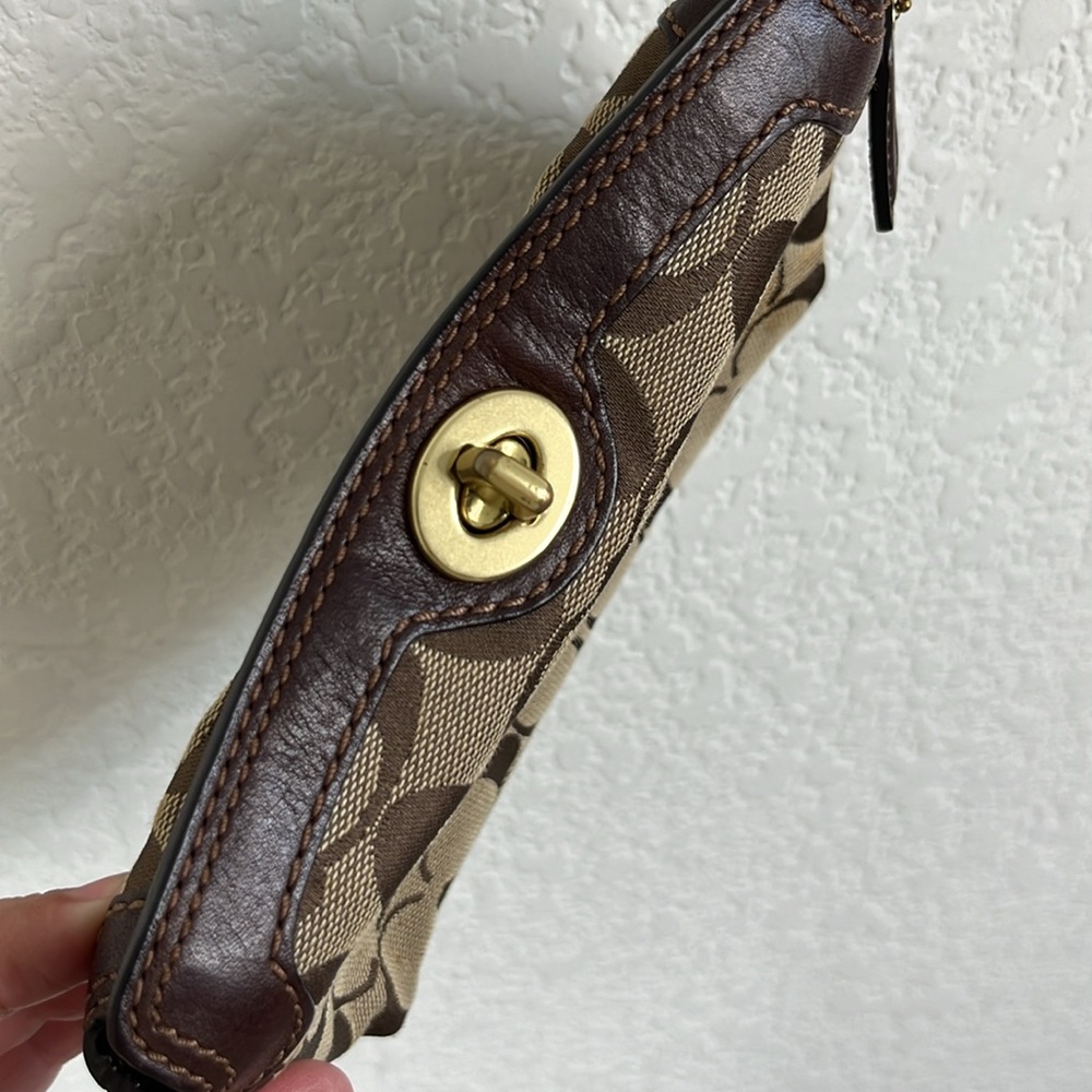 COACH NY Hampton Turnlock Monogramed Logo Leather Trim Wristlet Wallet - Picture 3 of 7
